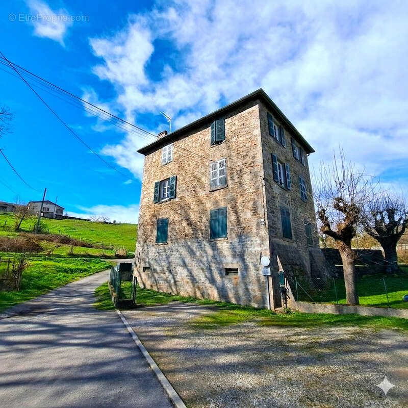 Appartement à THURINS