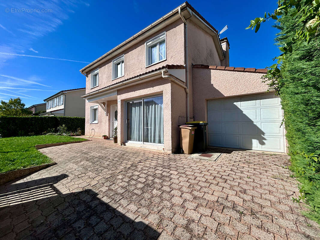 Maison à GUILHERAND-GRANGES