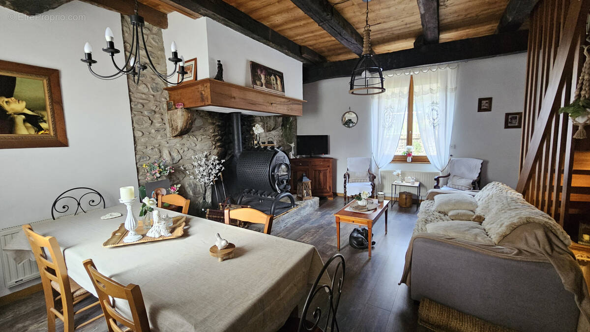 Maison à SAINT-GENIEZ-D&#039;OLT