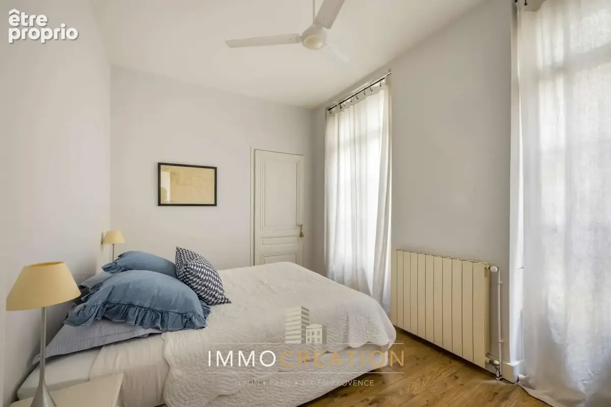 CŒUR AINAY   Prestigieux et chaleureux appartement de 5 pièces à vendre LYON 2 - photo 9