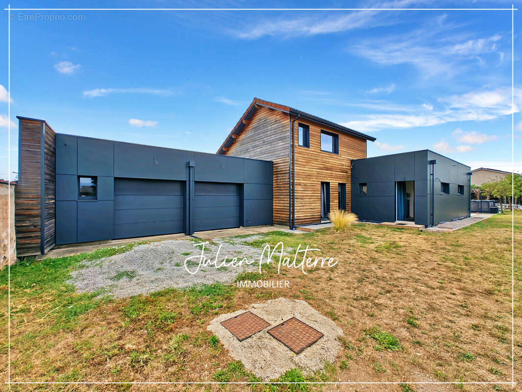 St-Just-St-Rambert, maison d'architecte 147 m², 4 chambres, garage double sur terrain de 985 m² - photo 5