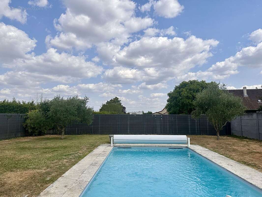 Maison 141 m² avec piscine CHATENOY LE ROYAL - photo 9