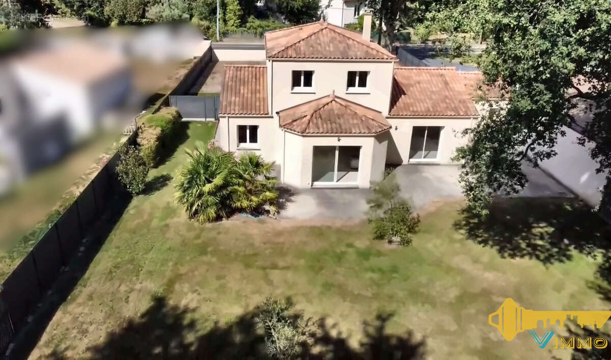 Maison à LE CELLIER