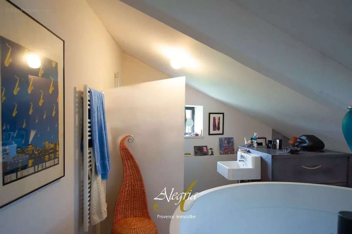 Appartement à TOURTOUR