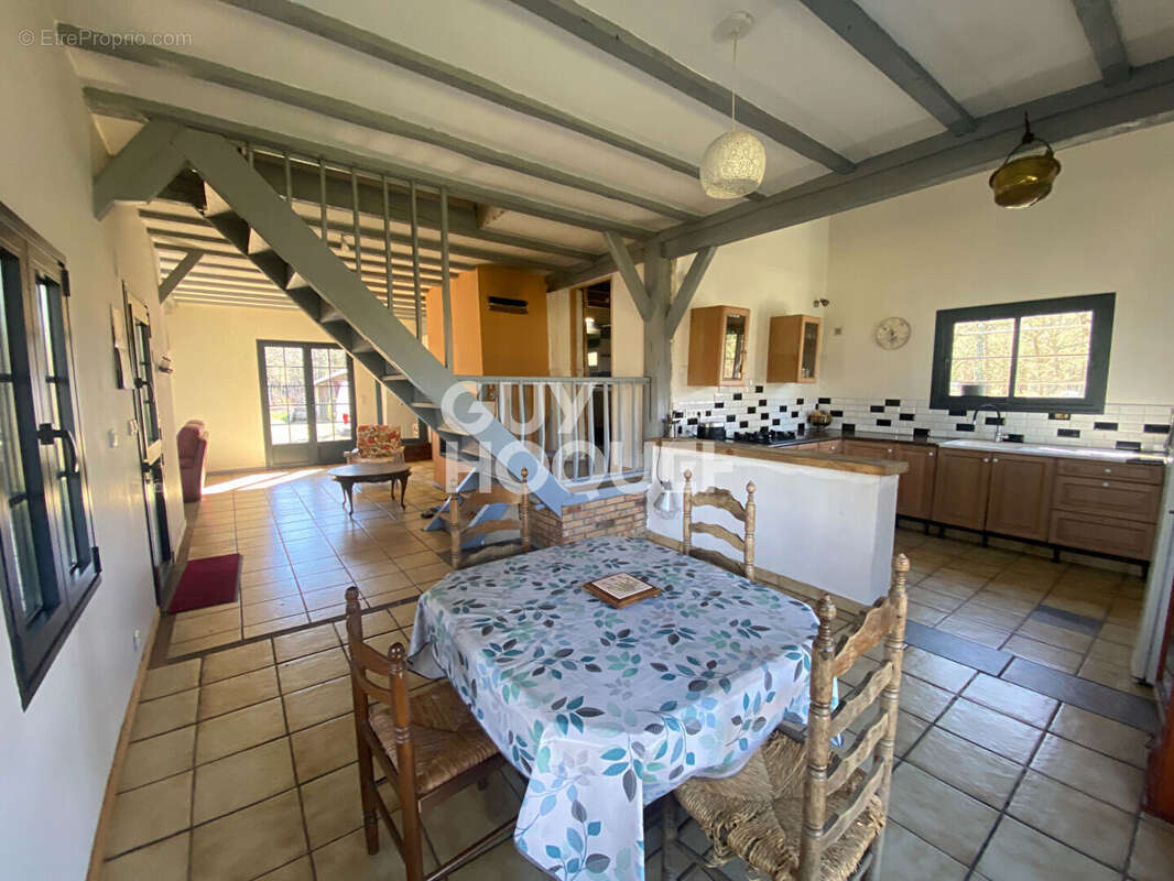 Maison à RION-DES-LANDES