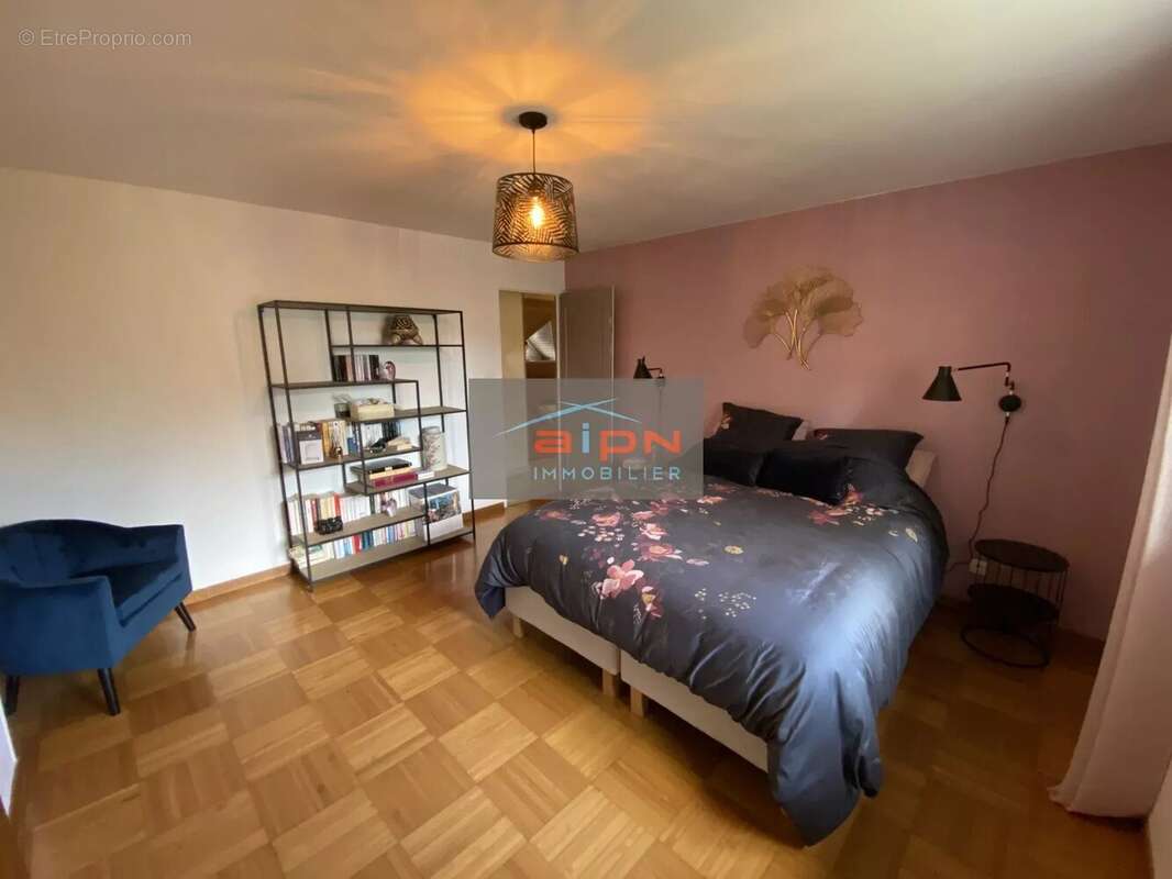 Maison à SAINT-ETIENNE-DU-ROUVRAY