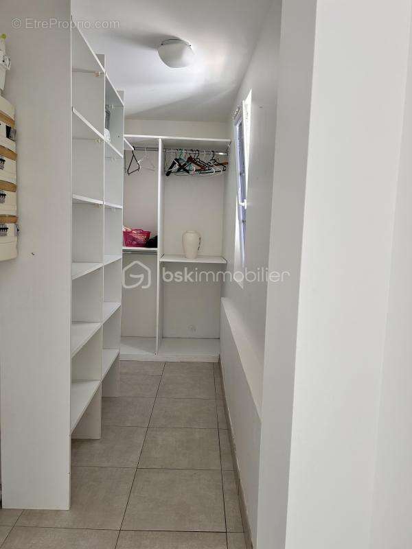 Appartement T3 rénové avec jardin privatif, grand balcon et vue nature au centre de Cambo-les-Bains - photo 11