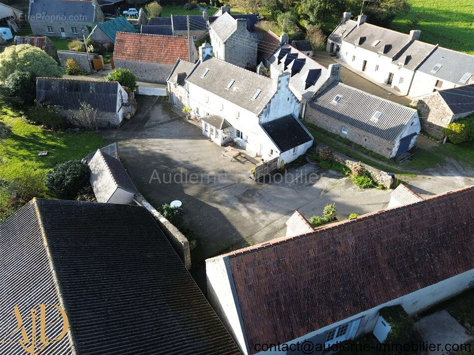 Maison à PONT-CROIX