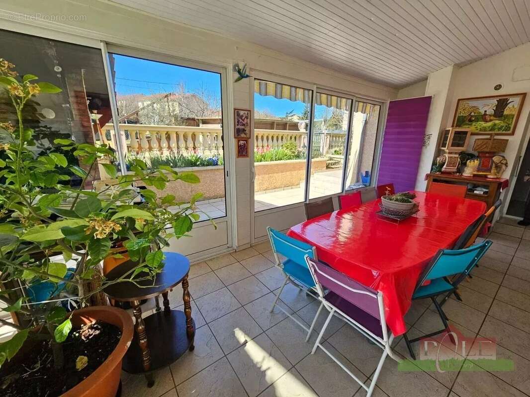 VIENNE,  Villa T7 de 170m² avec un terrain de 1500m² avec dépendances - photo 6