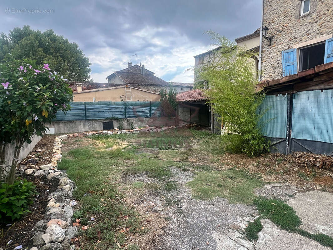 Maison à SAINT-VICTOR-DE-MALCAP