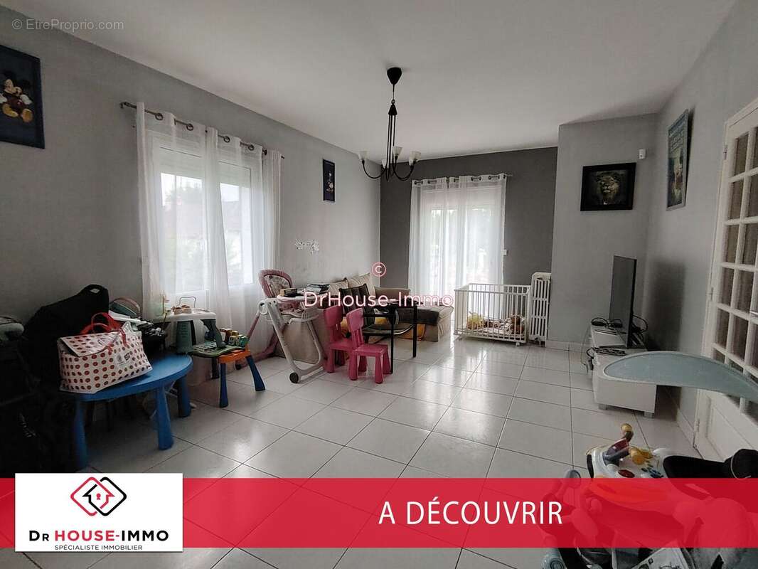 Maison à FERRIERES-EN-GATINAIS