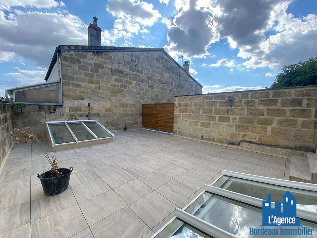 Bordeaux - croix blanche - appartement de 55 m² avec une terrasse de 54 m² . benoît trement - o6 51 26 22 32. - photo 7