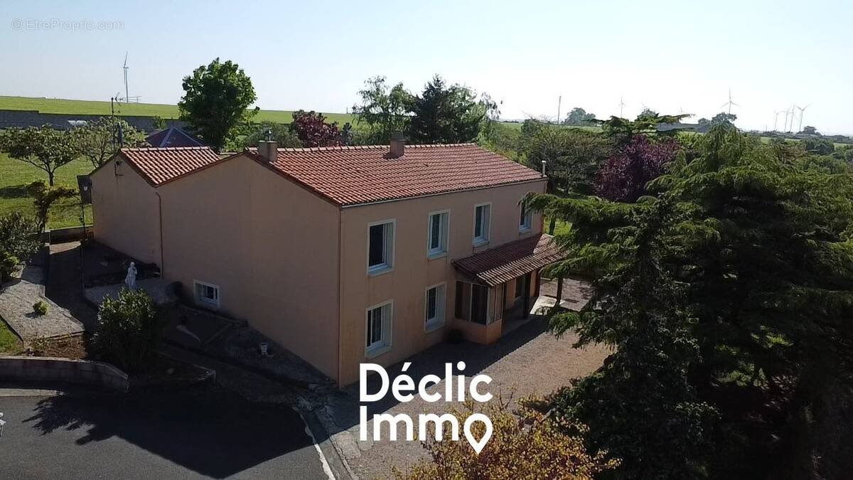 Maison à XANTON-CHASSENON