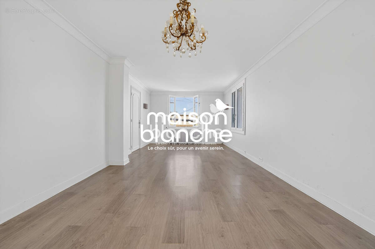 Maison 93 m² à Chatillon-Sur-Thouet  - photo 2