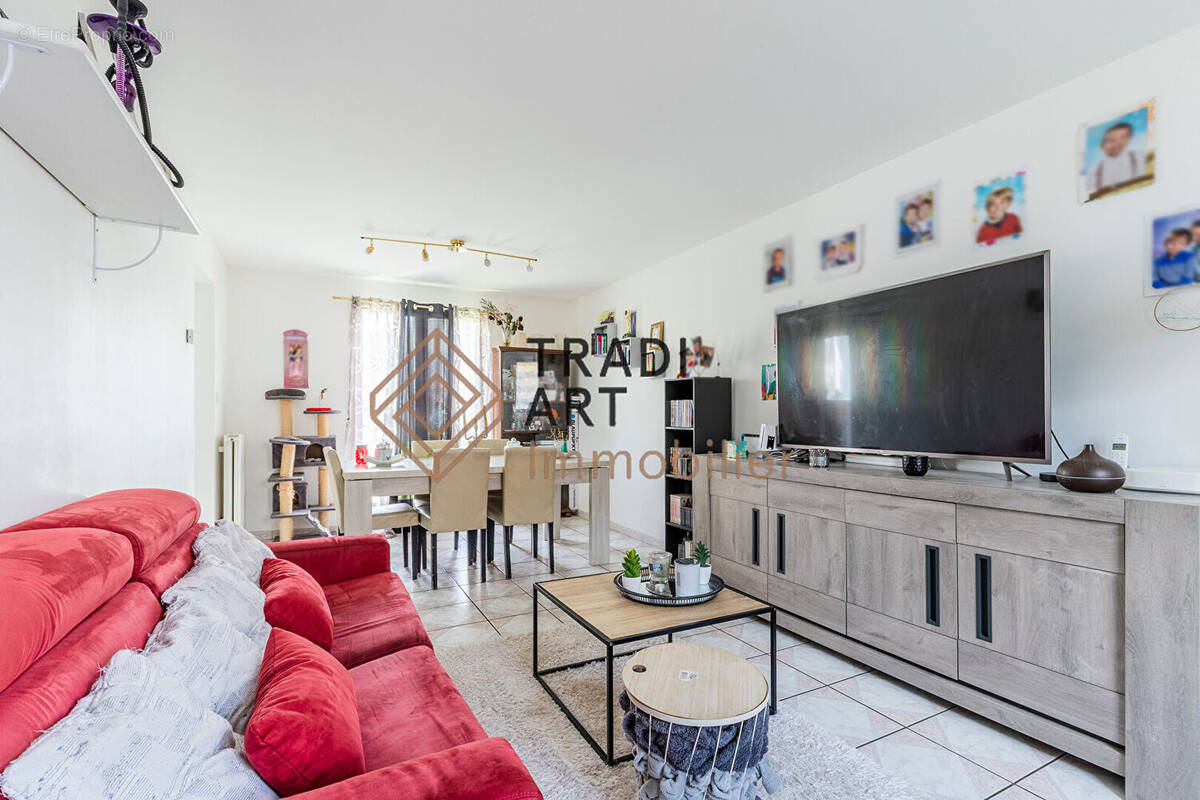 Maison à SAINTE-GENEVIEVE-DES-BOIS