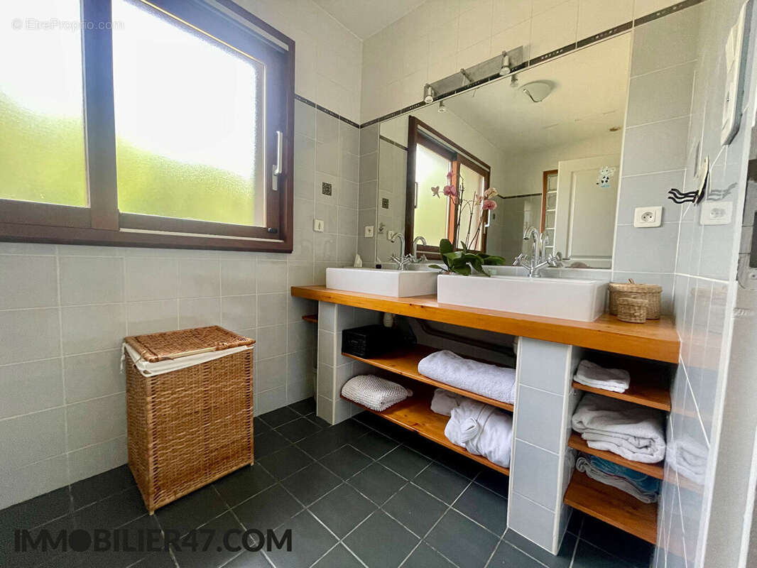 Villa de plain pied avec local professionnel - photo 9