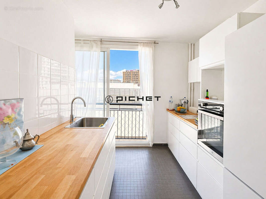 Appartement à MARSEILLE-1E