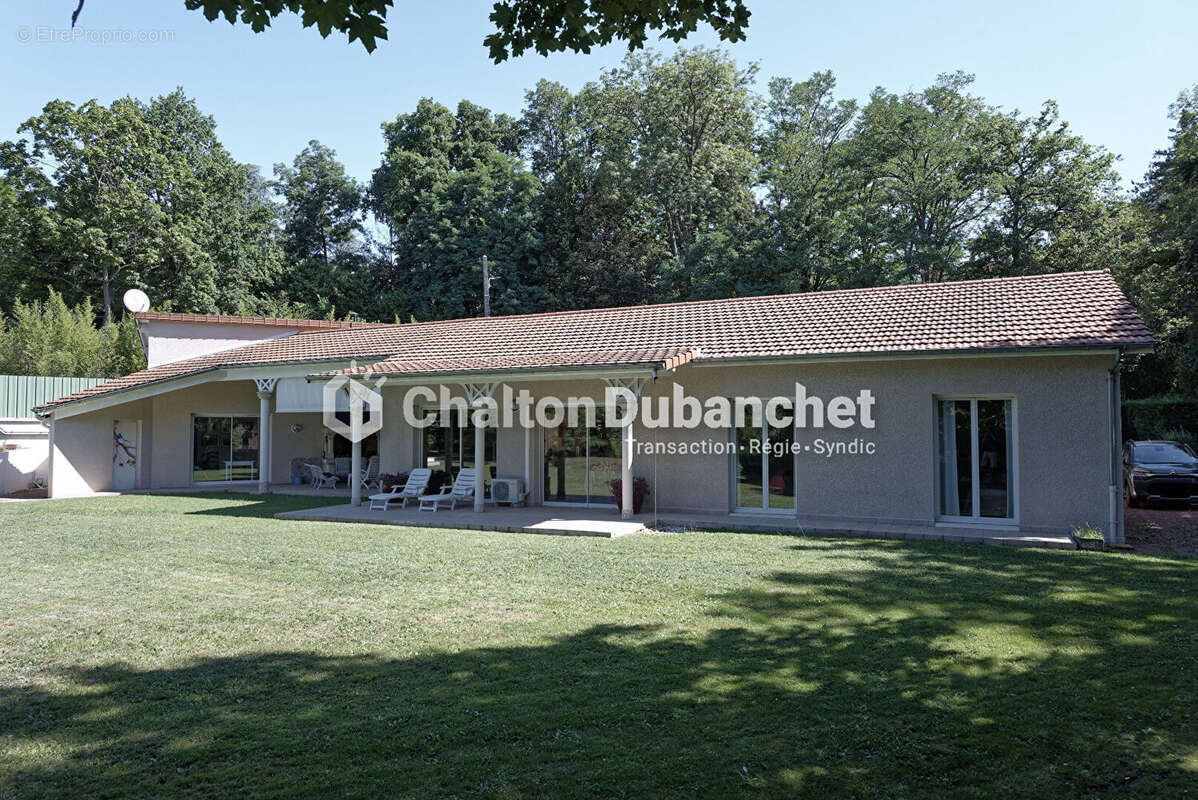 Maison à RIORGES