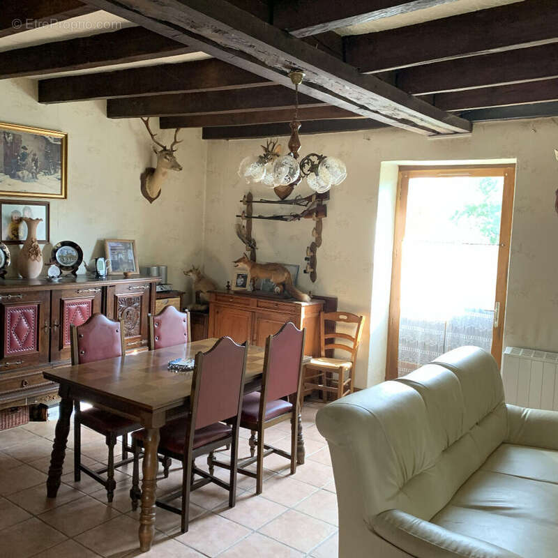 Maison à CHAMPS-ROMAIN