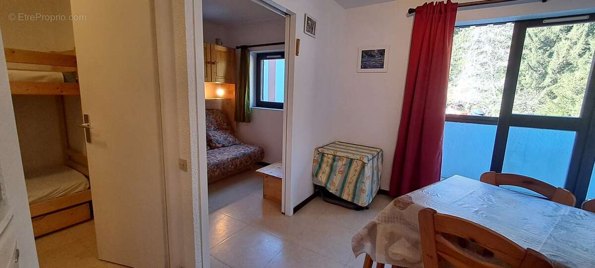 Appartement à MORILLON