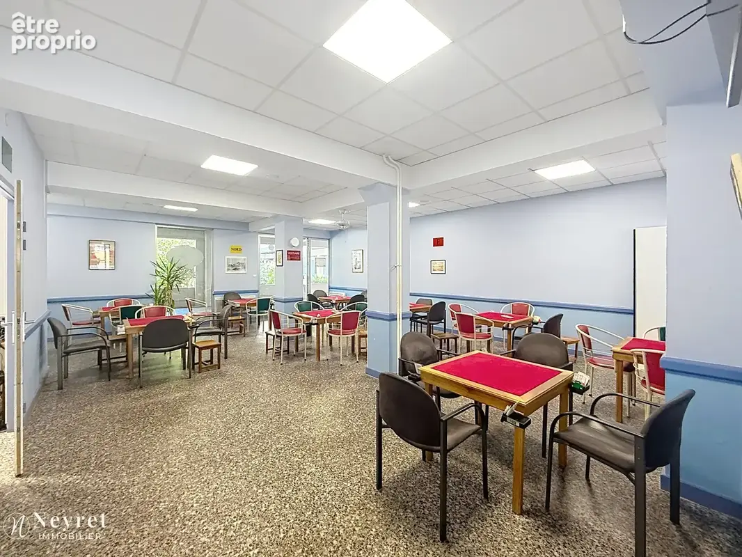 local commercial 170m2 hyper centre - photo 3