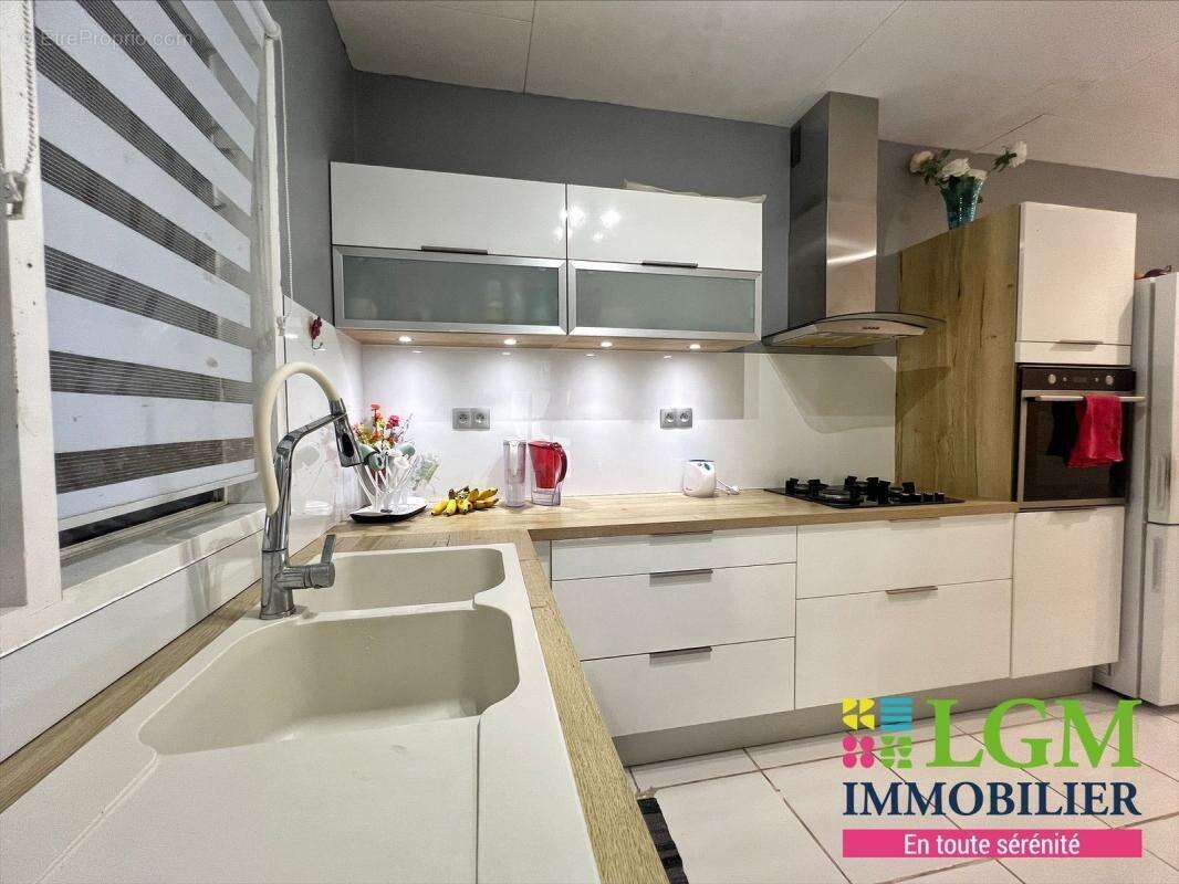 Maison à REMIRE-MONTJOLY