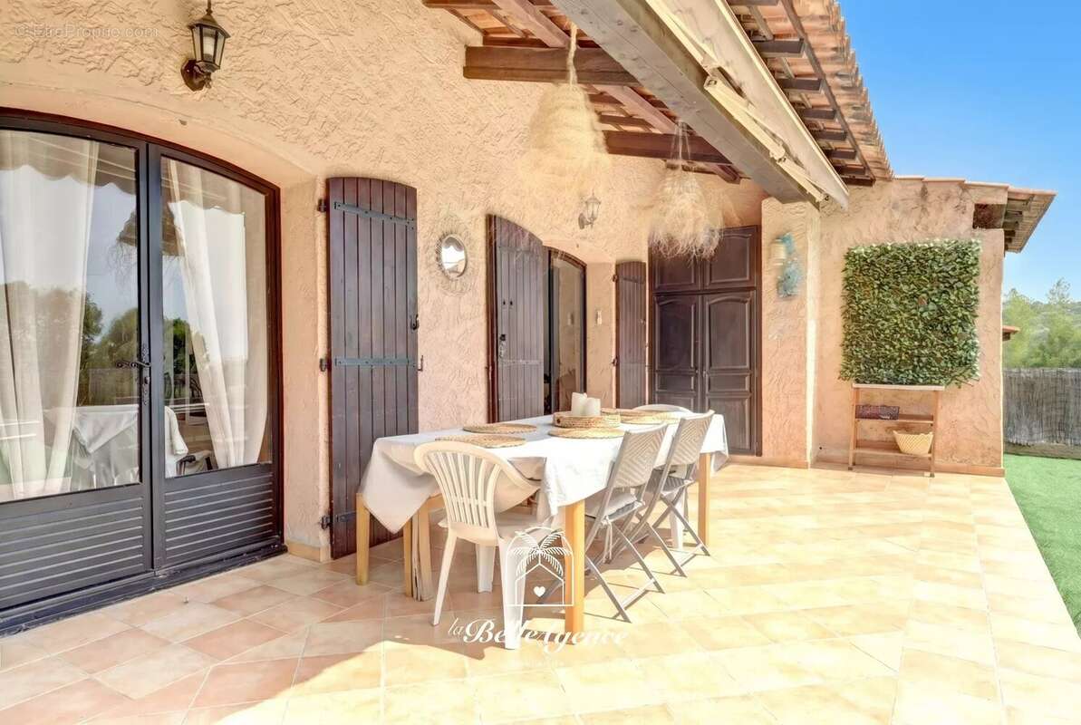 Maison à SAINT-LAURENT-DU-VAR