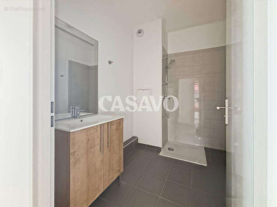 Appartement à L'ILE-SAINT-DENIS