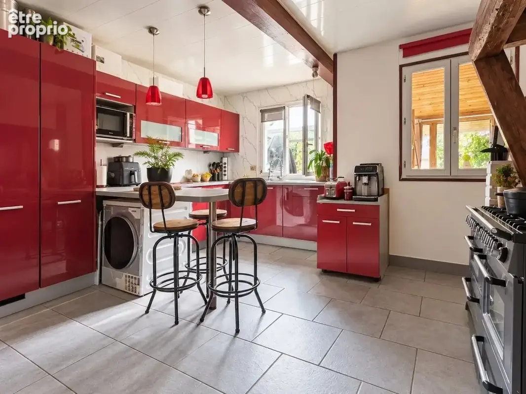 Maison familiale avec vaste terrain et bel espace extérieur - photo 5