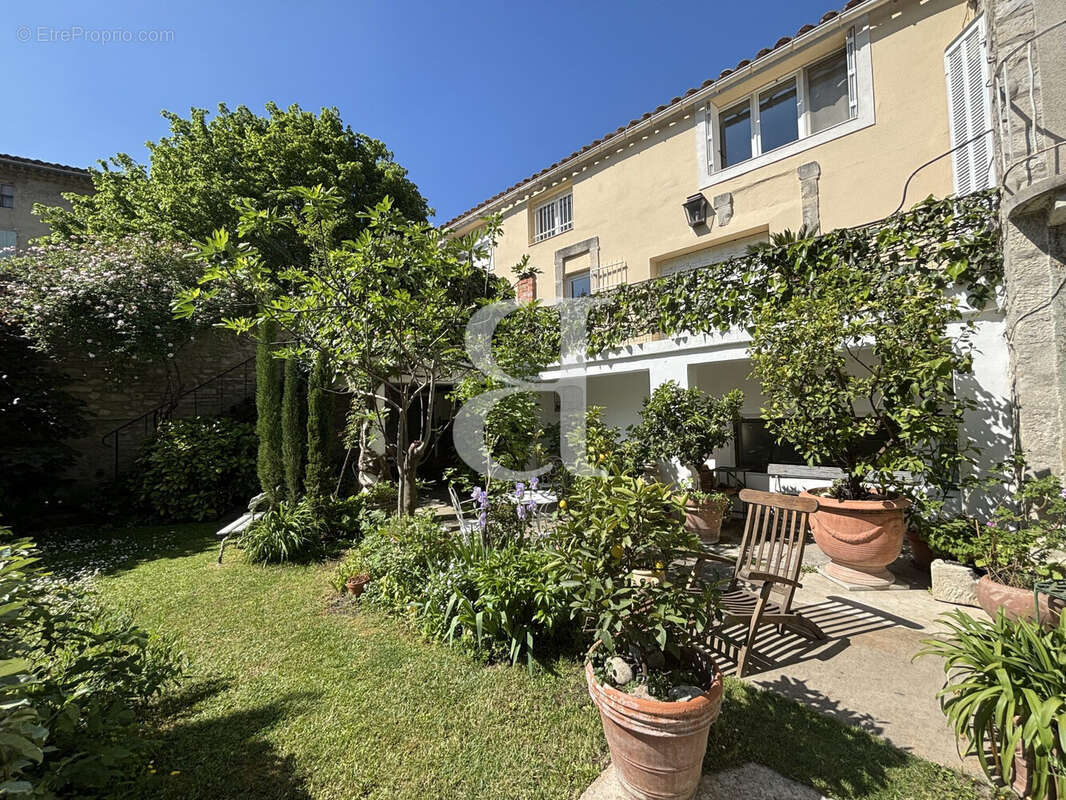 Maison à VAISON-LA-ROMAINE