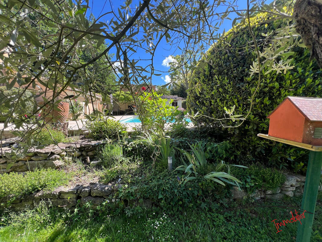 Maison à MIRABEL-AUX-BARONNIES