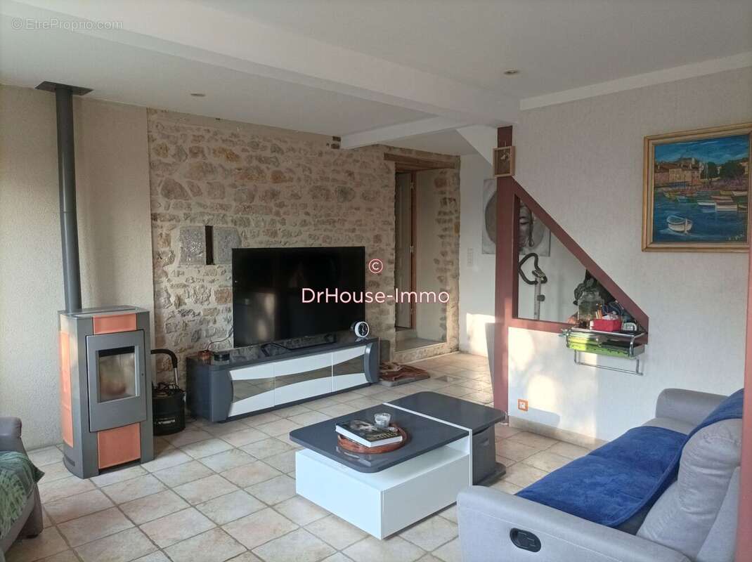 Maison à LA SELLE-SUR-LE-BIED