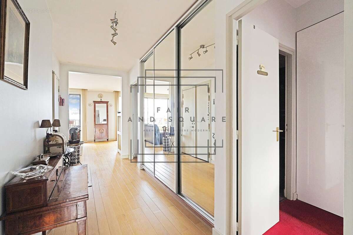 Appartement à PARIS-16E