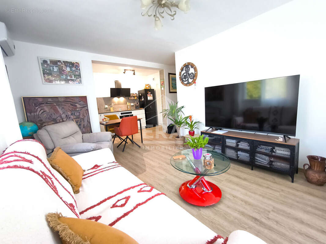 Appartement à LE CANNET-DES-MAURES