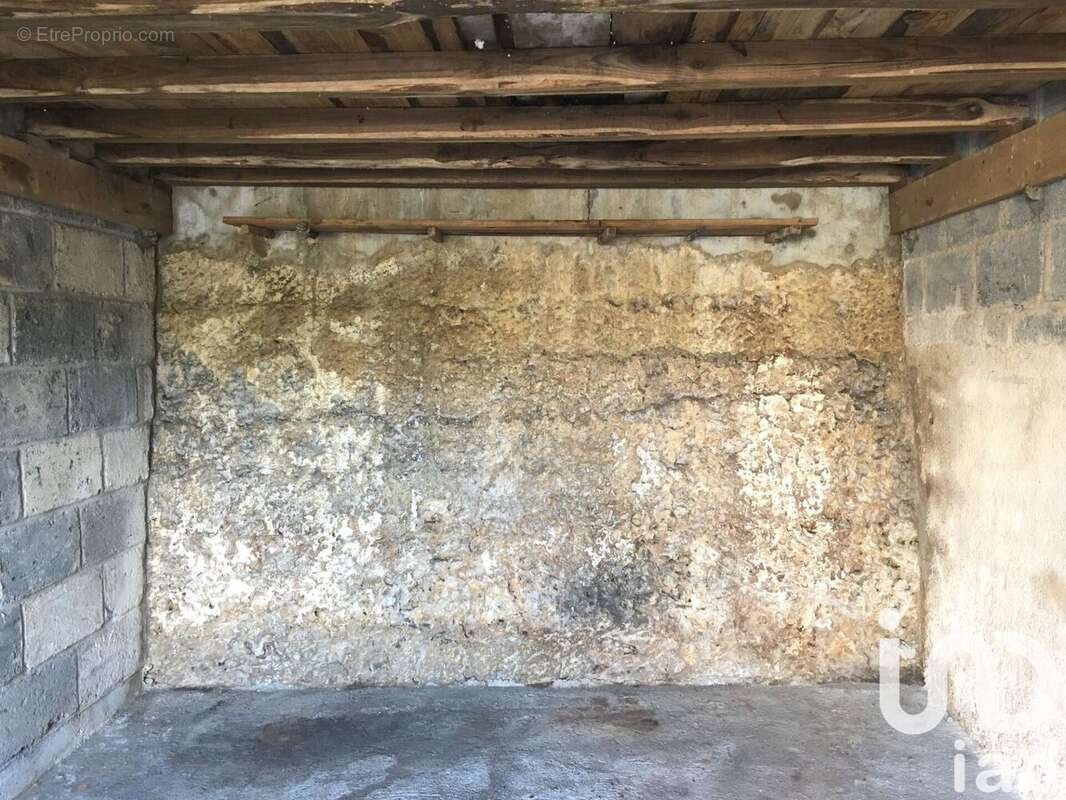 Photo 8 - Parking à POITIERS