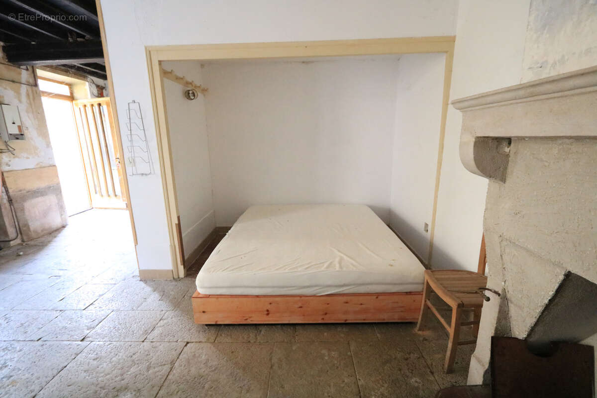 Maison à MOULINS-EN-TONNERROIS