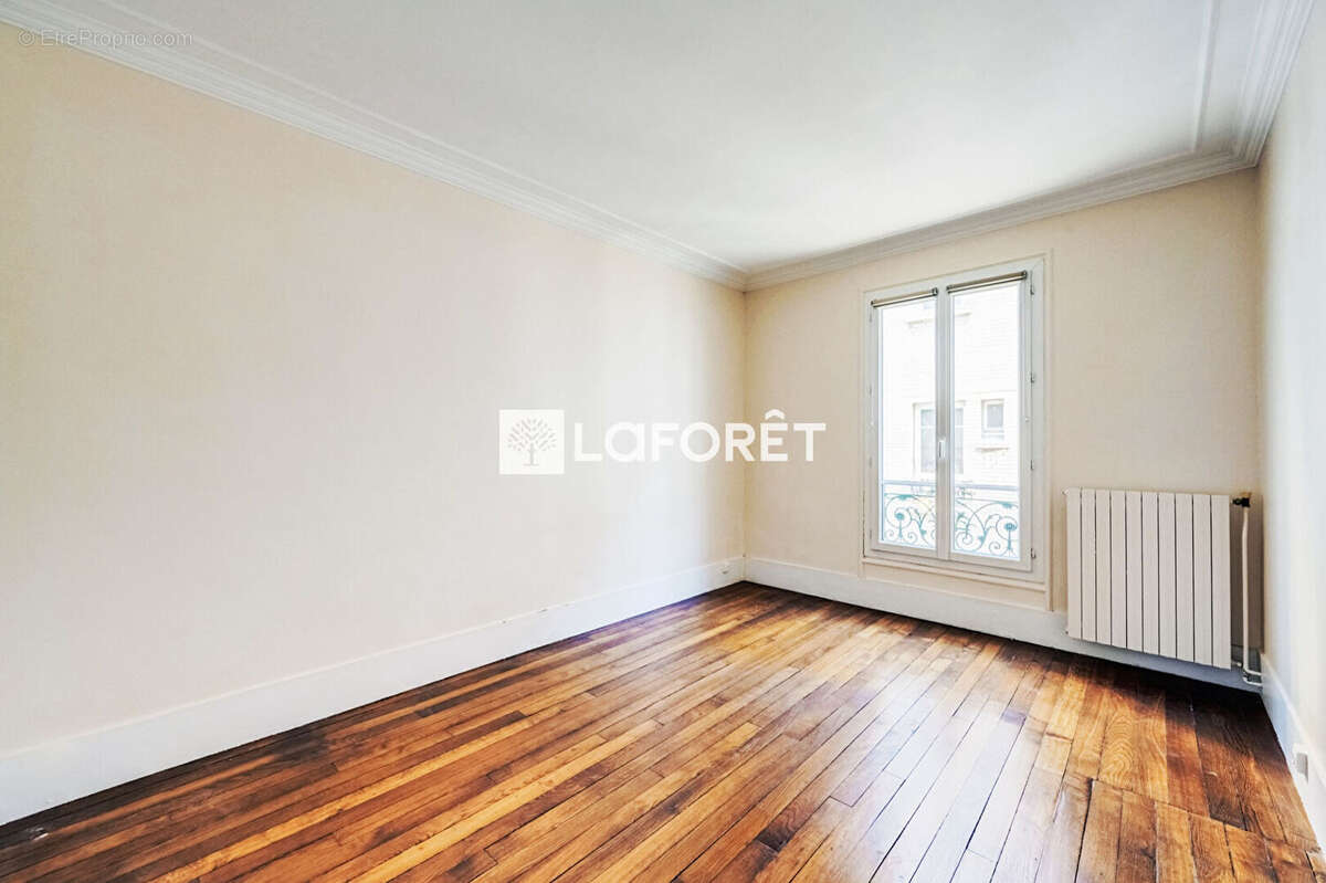 Appartement à PARIS-14E