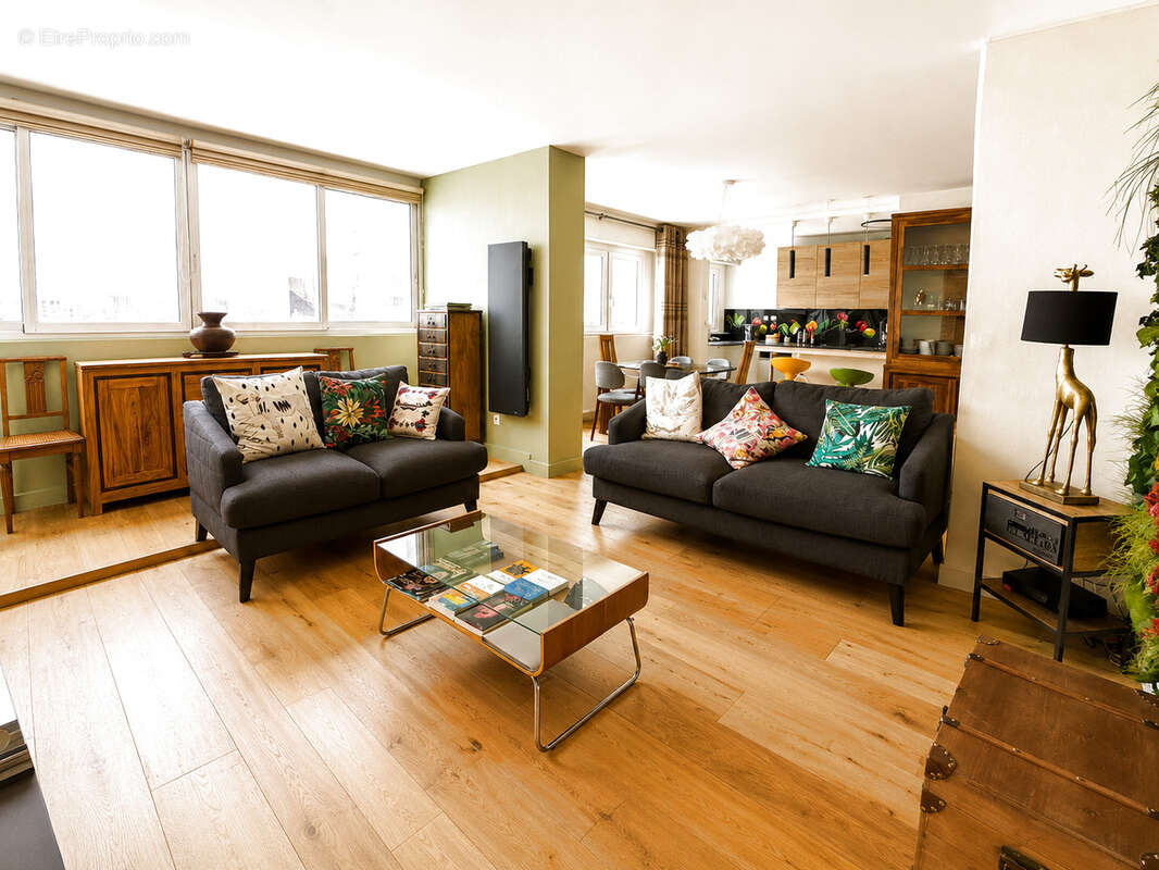 Appartement à COURBEVOIE
