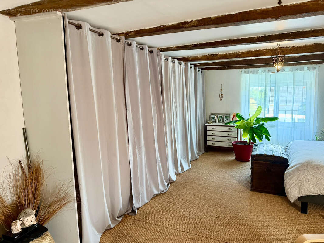 Vente charmante maison rénovée, mitoyenne, sur terrain de  24,77 ares ROYE - photo 21