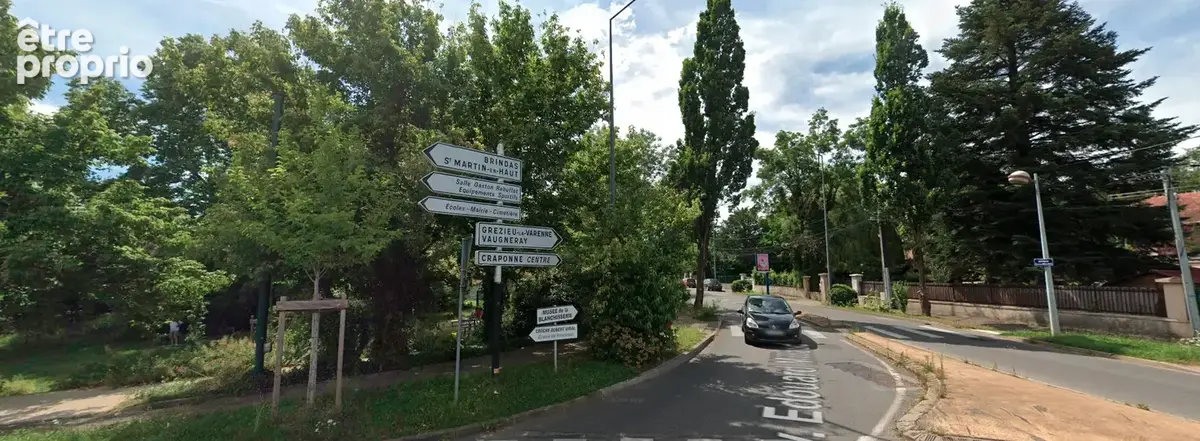 Parking à CRAPONNE