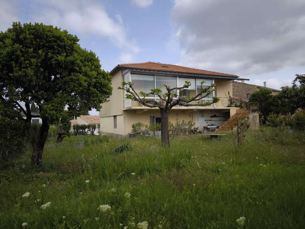 Maison à LEZAN