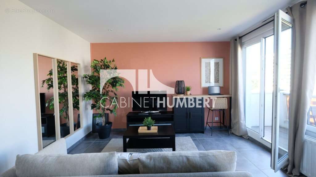 Appartement à SAINT-ETIENNE