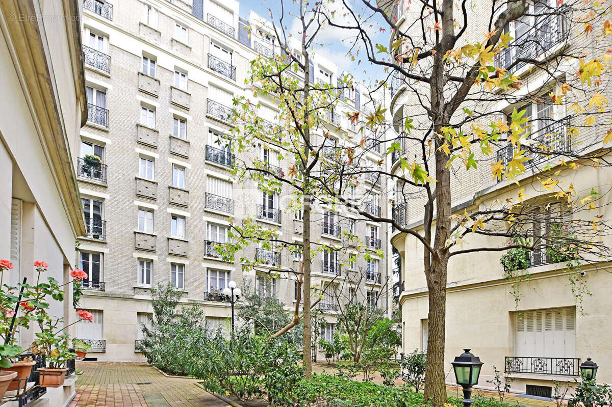 Appartement de charme au calme, au coeur du 15ème arrondissement - photo 6