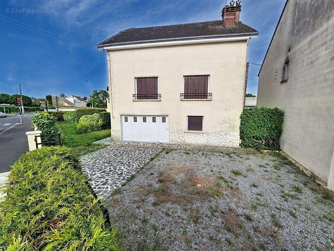 Maison 112 m² à Chateauroux  - photo 4