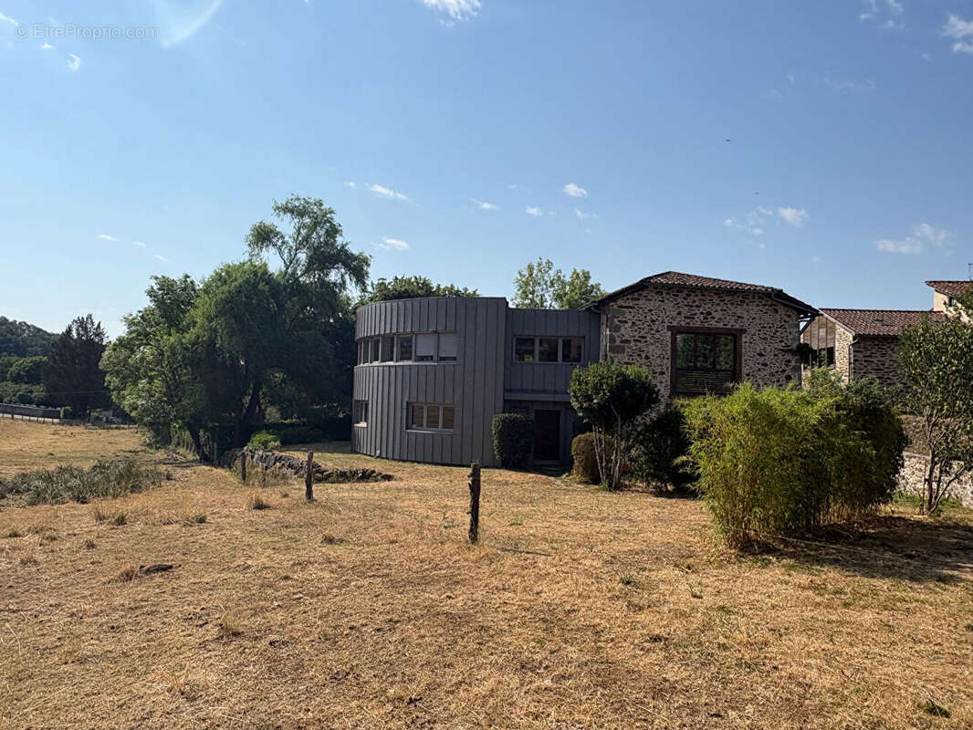 Maison d'exception avec extension contemporaine et prestations de qualité - photo 17