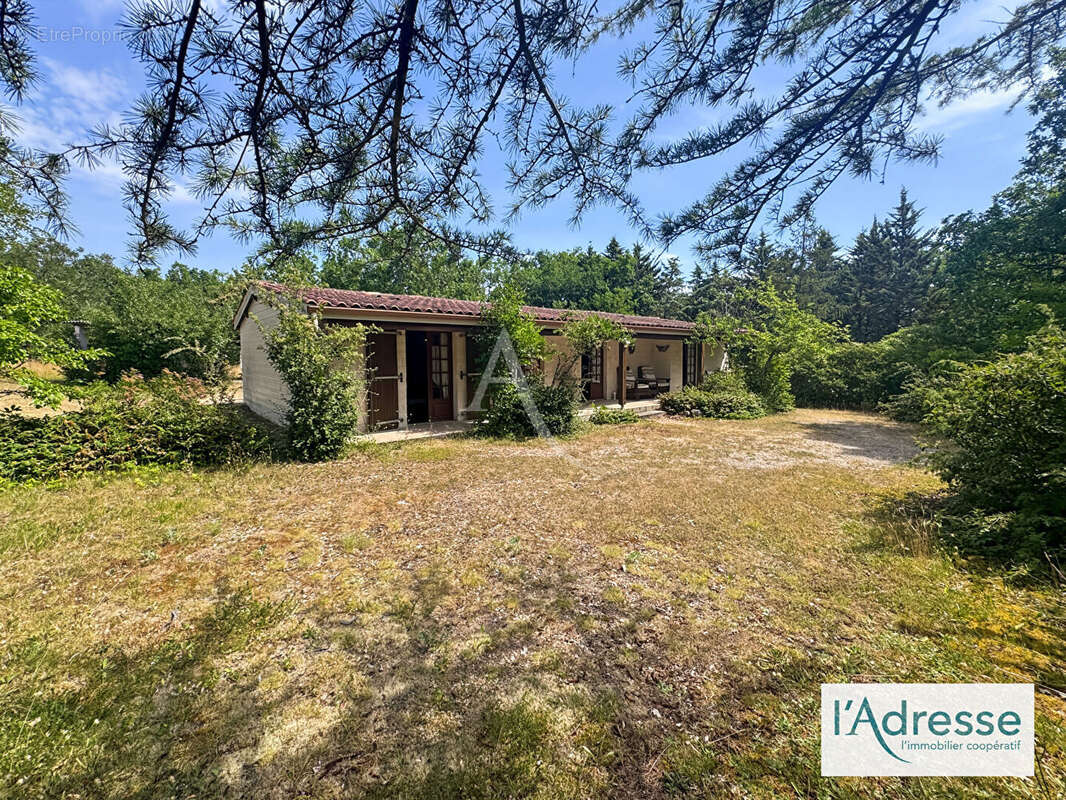 Propriété de caractère avec piscine, espace bien-être et 10 chambres sur 2,5 ha - photo 4