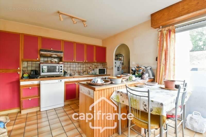 Maison à vendre 4 pièces SAINT JEAN D'ANGELY (17) avec jardin et garage - photo 2