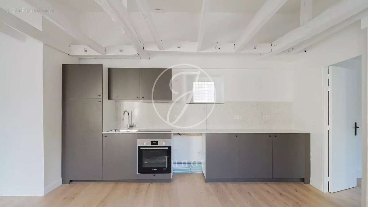 Appartement à PARIS-3E