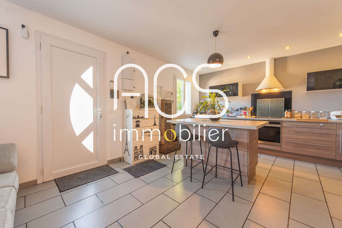 Maison à CHATEAUNEUF-LES-MARTIGUES