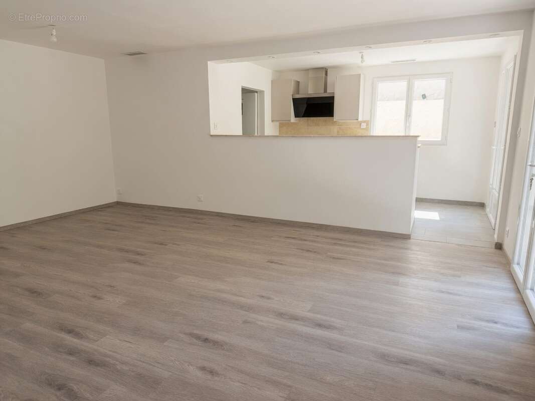 Maison 61 m² à Roquebrune-Sur-Argens  - photo 3